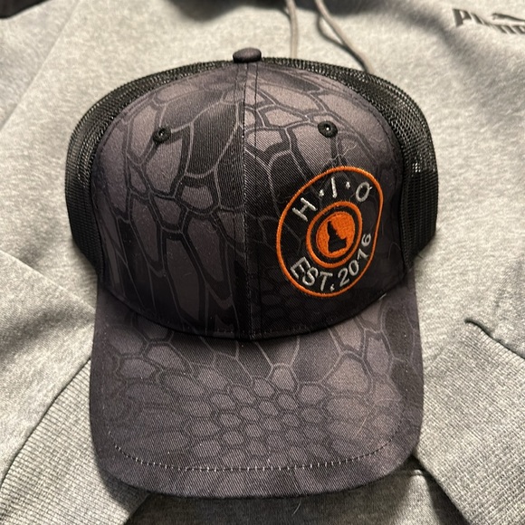 Men’s Puma Hoodie - Picture 5 of 5